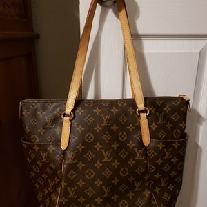 Vuitton Totally MM Monogram